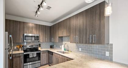 Arlington Inspired 2BD 2BA Deluxe Apartment