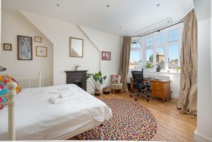 House | 5 bedrooms, Internet - Delightful Family Home in Picturesque Richmond by Underthedoormat (Richmond)