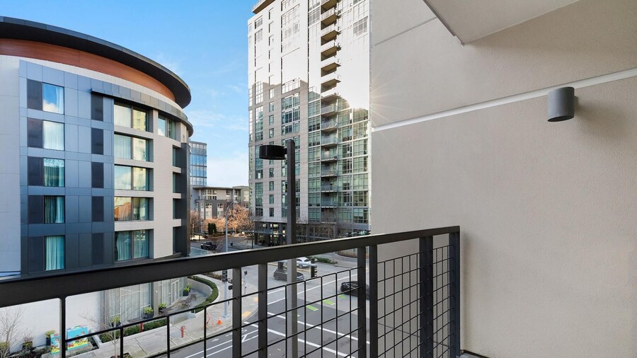 Bellevue Spacious 2BD 2BA Apartment