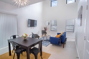 Apartment - Brand NEW 3 Stylish 3BR Near Exciting Downtown (San Antonio)