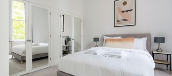 The Pavilion Road Suite Next to Sloane Square