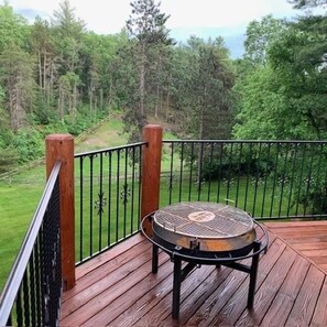 Property grounds - Quiet cabin in the woods (Traverse City)