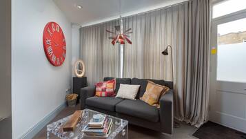 2 bedrooms, Internet