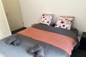 3 chambres, Wi-Fi gratuit, draps fournis