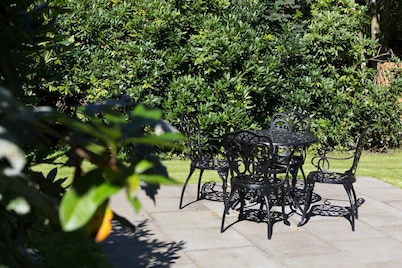 Luxury Lodge With Garden in the Grade II Listed Netherby Hall