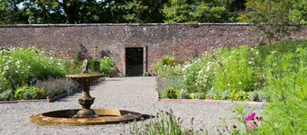 Garden View Cottage in a Grade II Listed Property