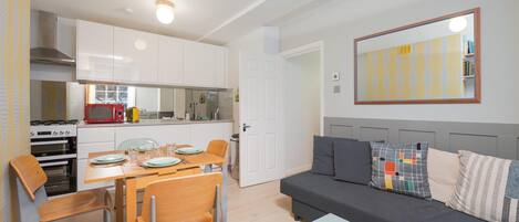 アパートメント | 2 室のベッドルーム、インターネットアクセス