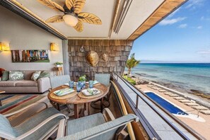 屋外ダイニングエリア