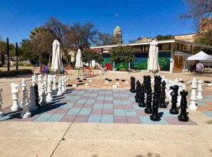 3 bedrooms - Amazing Indeed 3BR Only 5 Minutes From Downtown (San Antonio)