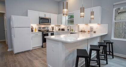 Your Dream Stay 4BR 2BA Near Downtown Riverwalk