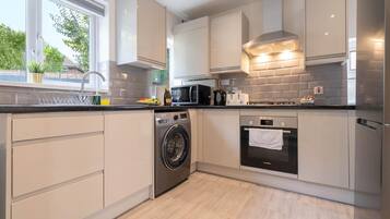 House | 4 bedrooms, Internet