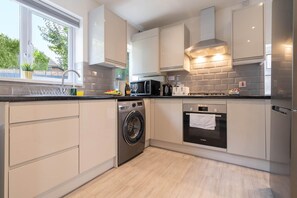 Hus | 4 soverom og internett