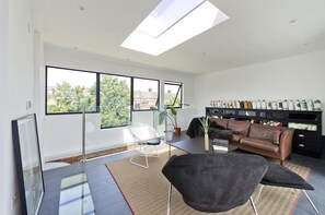 3 bedrooms, Internet - Marlborough Yard in London (London)