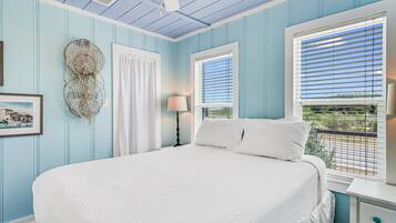 2 bedrooms, iron/ironing board, Internet, bed sheets