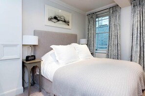 2 عدّة غرف نوم وخدمة الإنترنت