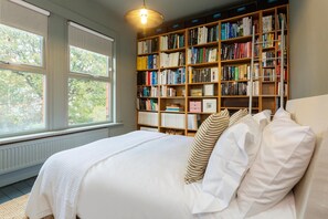4 bedrooms, Internet - The Open Page in London (London)
