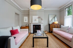 4 bedrooms, Internet - The Open Page in London (London)