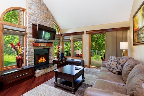 New - Country Chic, Corner Unit, Dog Friendly - Only 12 Min to Downtown Galena