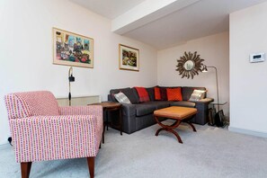 2 bedrooms, Internet - Whitehouse Apartment (London)