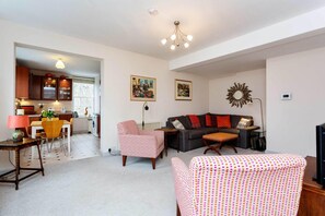 2 bedrooms, Internet - Whitehouse Apartment (London)