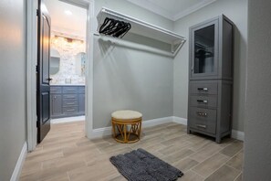 Interior - A beautiful place to enjoy (Desert hot springs)