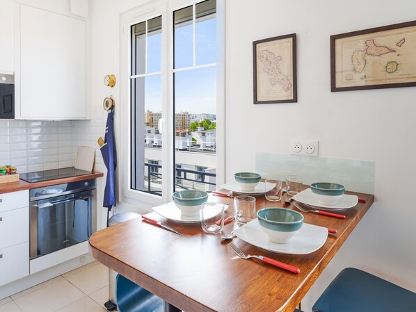 Réfrigérateur, micro-ondes, four, lave-vaisselle