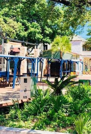 House | 4 bedrooms - Beautiful Craftmans 4BR 2 5BA Home Near Downtown (San Antonio)