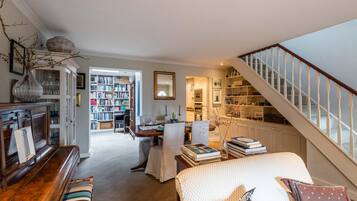 2 bedrooms, soundproofing