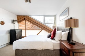 3 bedrooms - Loft Apartment With Roof Terrace in the Heart of Shoreditch (London)