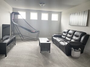 Smart TV, computer monitors