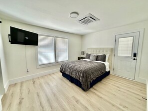 4 Schlafzimmer, Schreibtisch, Bügeleisen/Bügelbrett, kostenloses WLAN