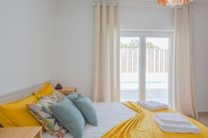 4 bedrooms, iron/ironing board, travel crib, free WiFi