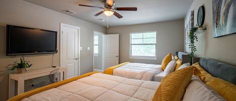 3 quartos, ferros/tábuas de passar roupa, Wi-Fi, roupa de cama