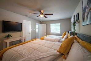 3 chambres, fer et planche à repasser, Wi-Fi, draps fournis