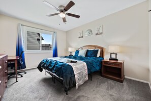 3 bedrooms, desk, iron/ironing board, free WiFi