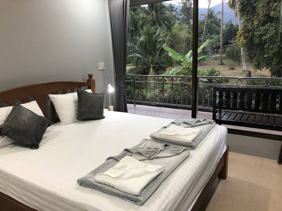 Casa standard, 1 cama King, terraço | 1 quarto, escrivaninha, Wi-Fi de cortesia, roupa de cama