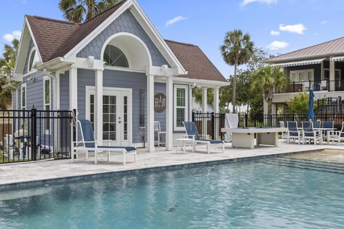 New Listing - Exquisite Resort Style Pool Home | Flagler Beach | Close To The Beach | Hot Tub