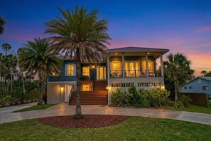 Exterior - Exquisite Resort Style Pool Home | Flagler Beach | Close To The Beach | Hot Tub (Flagler Beach)