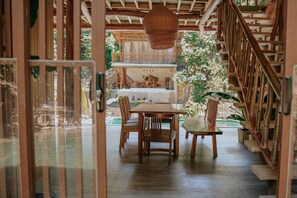 غرفة لتناول الطعام