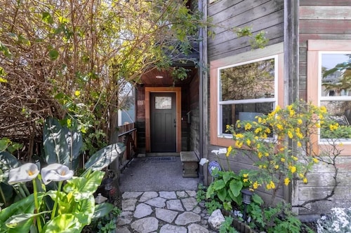 Pacifica Storybook Beach House, 2 blocks from beach, pier and golf, 10 min to SF