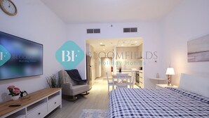1 bedroom, in-room safe, iron/ironing board, free WiFi - Cozy Canal View Apartment (Abu Dhabi)