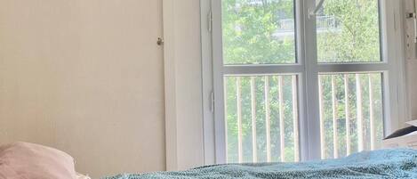 3 bedrooms, iron/ironing board, WiFi