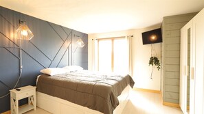 3 bedrooms, WiFi, bed sheets - Relax at this vacation condo with amazing panaromic White Mountain Views! (VV4C) (Campton)