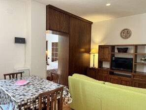 Comfort Studio | Private kitchen | Full-size fridge, oven, dishwasher, coffee/tea maker - Provenzano Studios (Siena)