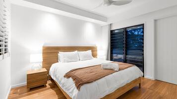 4 soverom, strykejern/-brett, wi-fi (inkludert) og sengetøy