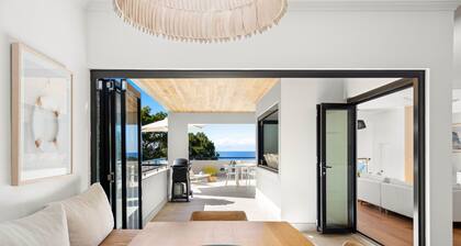 A r é s l Luxe Oceanfront Villa