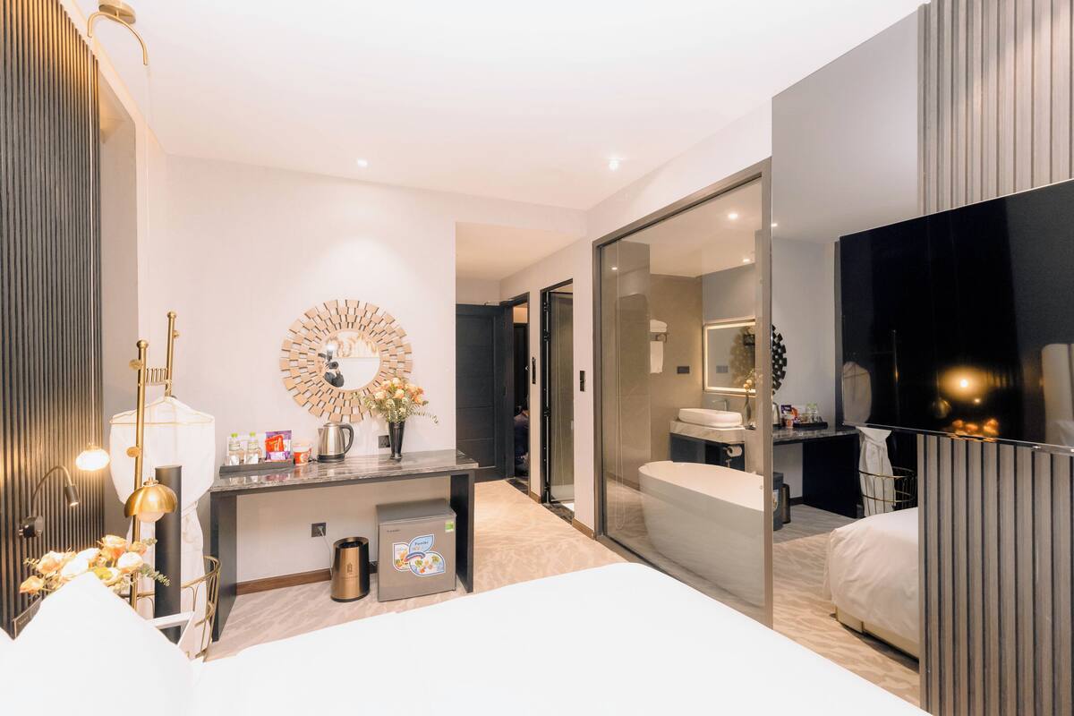 Kamar Double Superior | Tempat tidur Select Comfort, minibar, meja kerja, dan kedap suara
