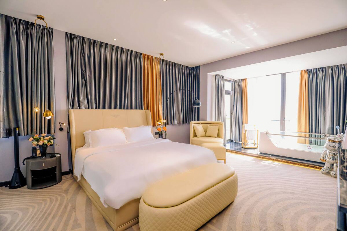 Kamar Double Eksekutif | Tempat tidur Select Comfort, minibar, meja kerja, dan kedap suara