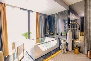 Kamar Double Eksekutif | Kamar mandi | Shower, shower pijat air, dan perlengkapan mandi desainer