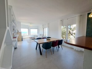 Dining - Ref. Ali32 - BEAUTIFUL AND SPACIOUS VILLA WITH POOL AND SEA VIEWS (Rosas / Roses)